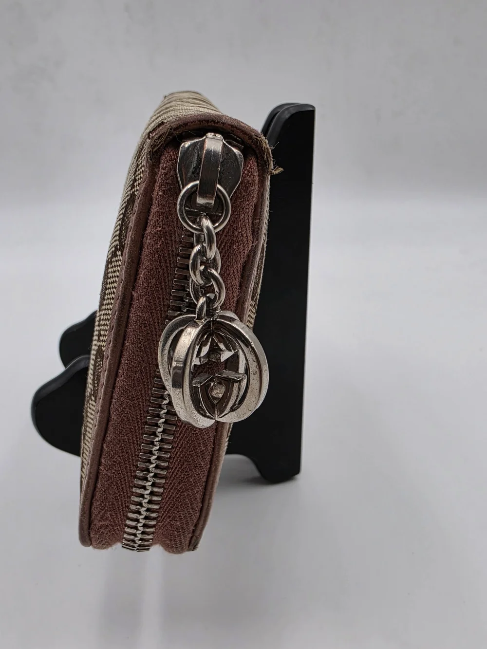Gucci GG Supreme Canvas Zippy Long Wallet, Authentic.